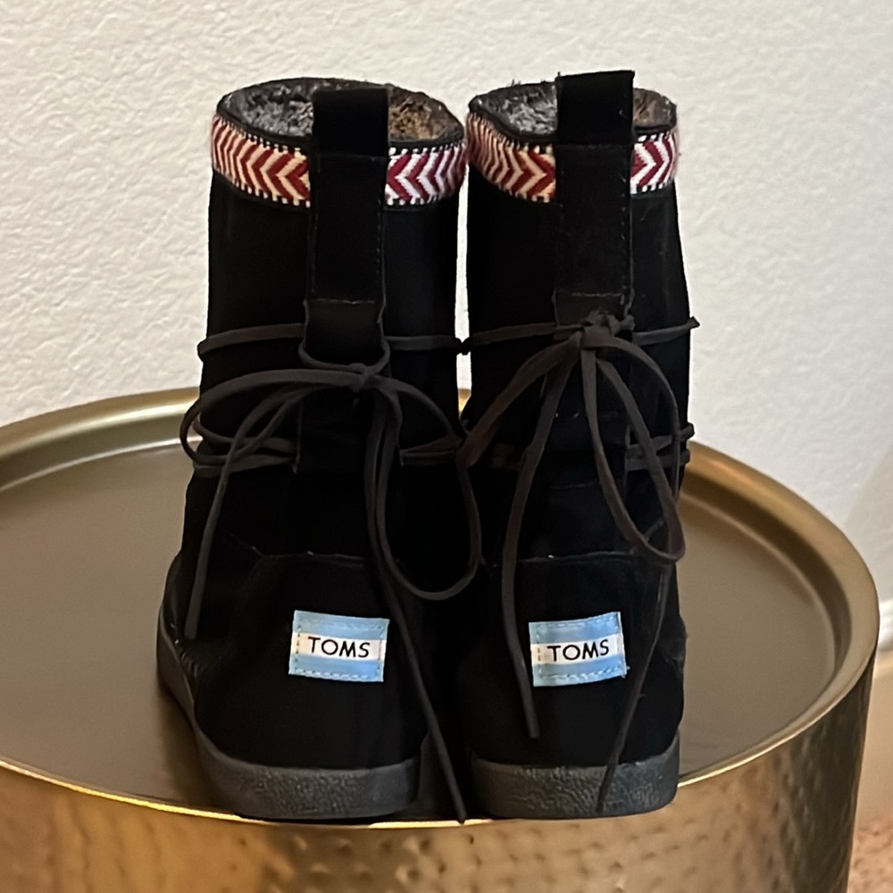 Tom’s Nepal Black Suede Moccasin Boots Size 6.5 - Picture 3 of 14